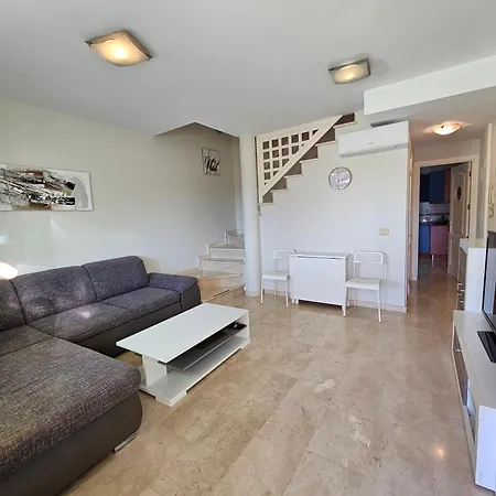 Modern And Welcoming Family With Large Terrace Apartment