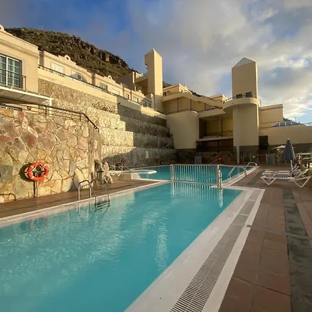 Modern And Welcoming Family With Large Terrace Apartment *