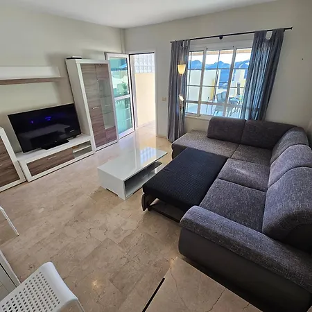 Modern And Welcoming Family With Large Terrace Apartment *